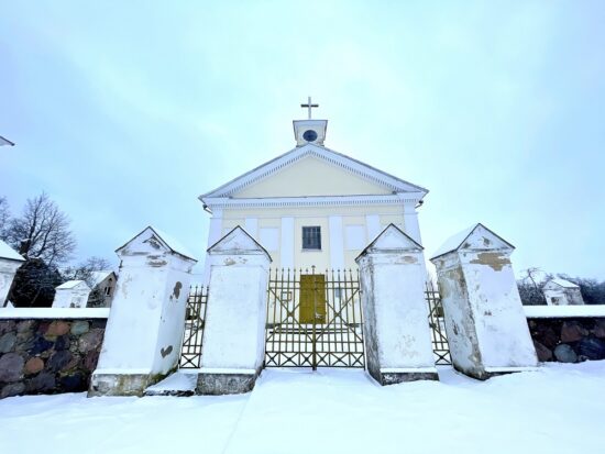 Aleksandravėlės Šv. Pranciškaus Serafiškojo bažnyčia-rokiskio-rajonas'