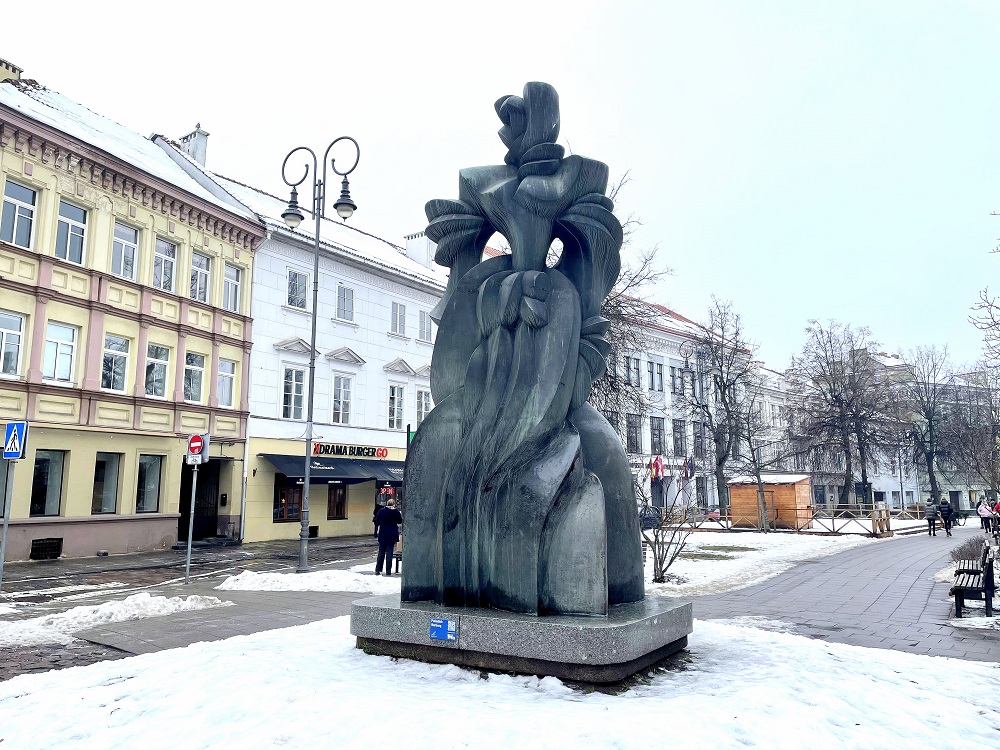 Barboros Radvilaitės skulptūra-Vilnius