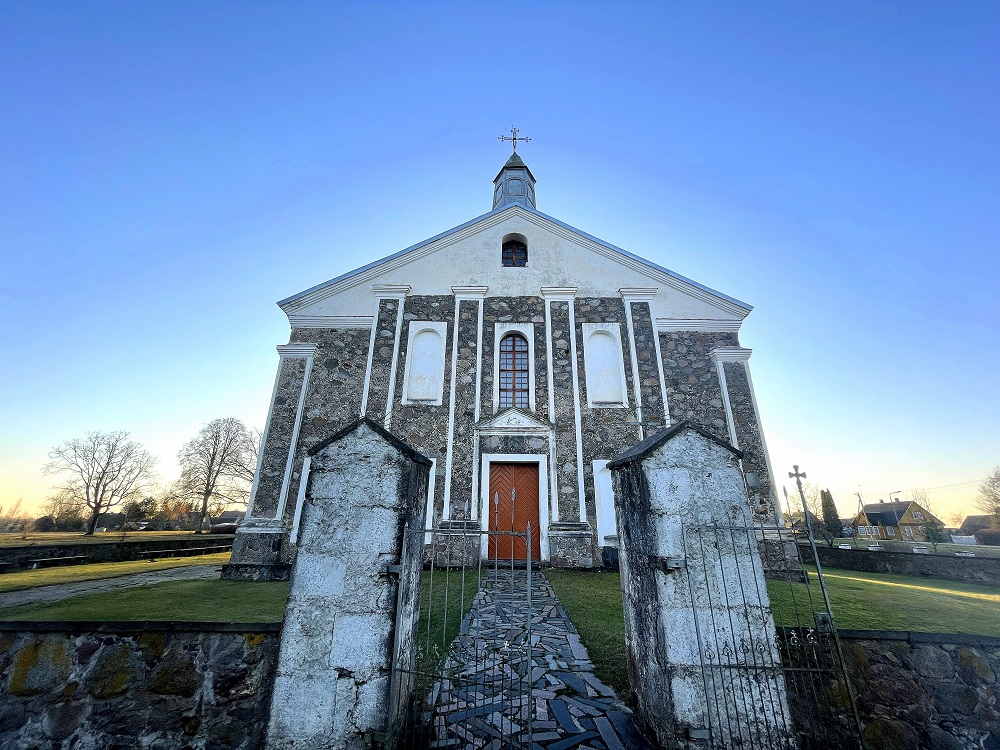 Kriaunų Dievo Apvaizdos bažnyčia-lankytinos-vietos
