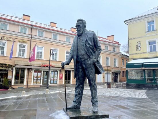 Paminklas Jonui Basanavičiui-Vilnius'